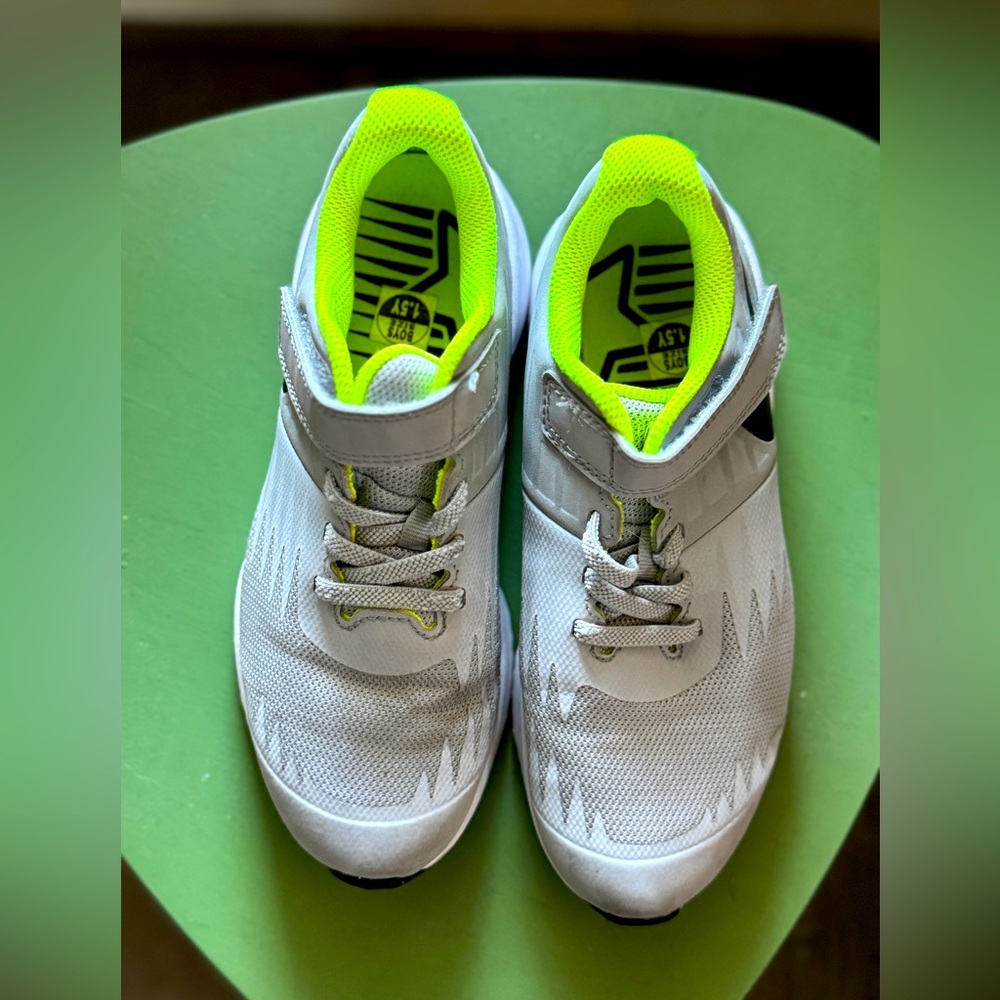 Nike kids runners